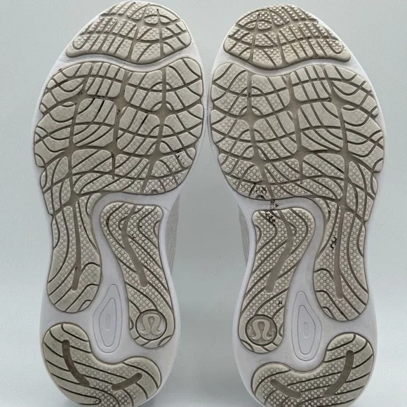 LULULEMON White running women’s shoes size 7.5 - Picture 8 of 9